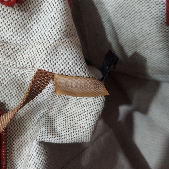 Dooney & Bourke Large Leather Davis Shoulder Tote Bag - Picture 15 of 16